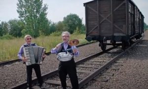 'Saul & Ruby: To Life!' tells the story of Holocaust survivors Saul Drier and Ruby Sosnowicz who started a band to honor the victims of the Holocaust.
