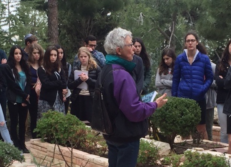 Suzanne Singer talks to students