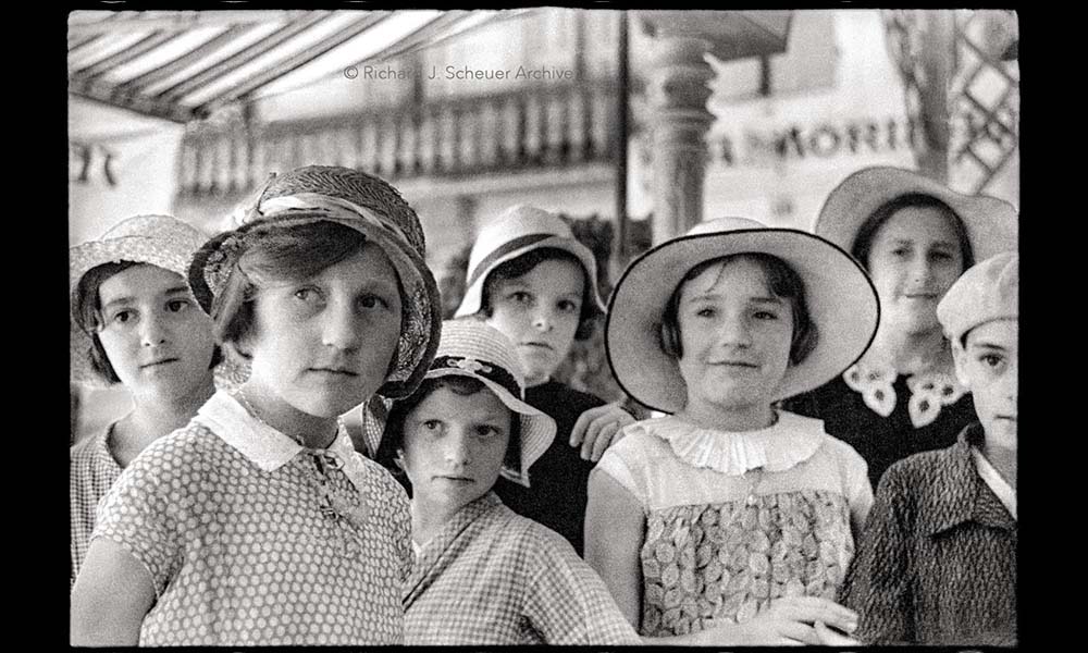 French girls in hats in 1934