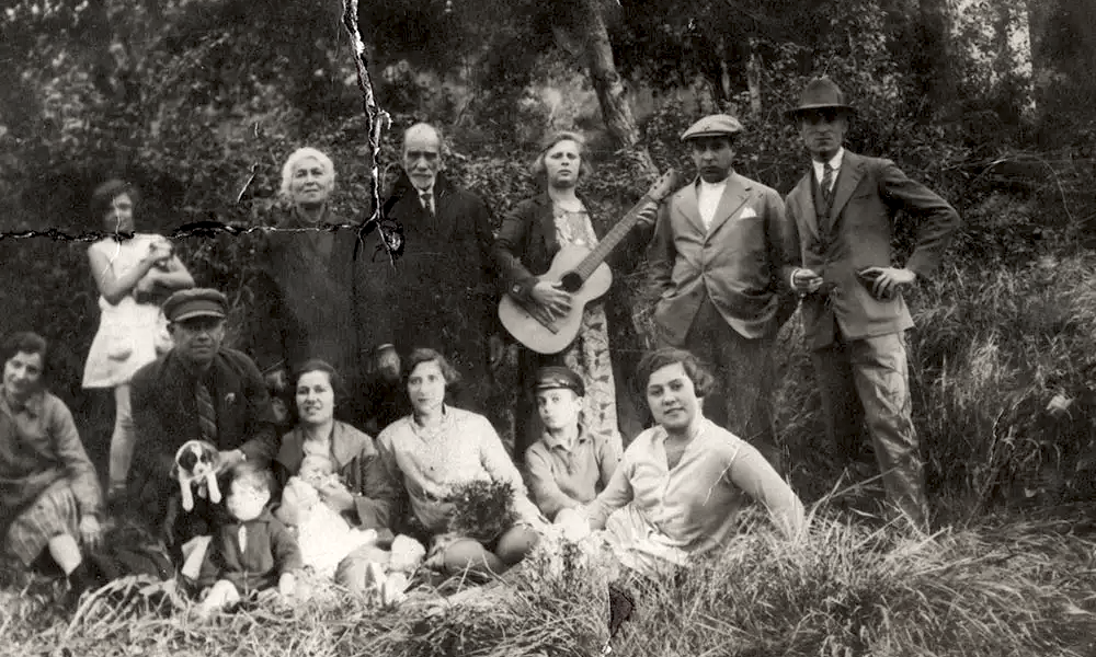 A black and white group photo with members Elizabeth Graver's family, whom she based her novel "Kantika" off of.