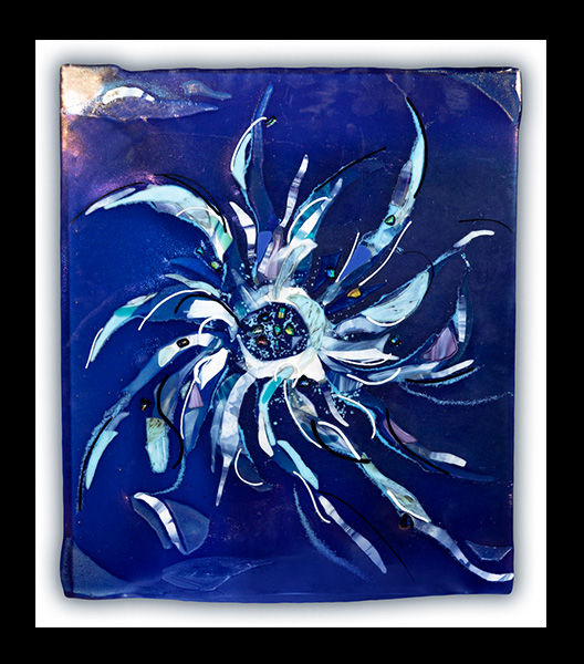 Annette Lerner, Super Nova, 2019. Glass. Edition: 1/1. Courtesy of the artist.