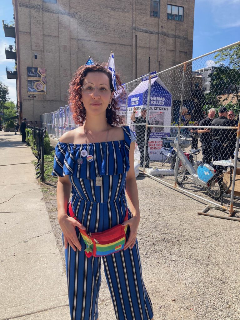 Haia R’nana Bchiri, at Hostage Square Chicago